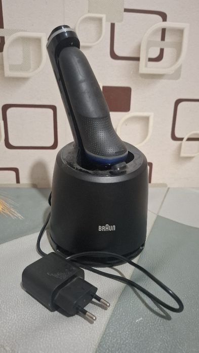Электробритва Braun