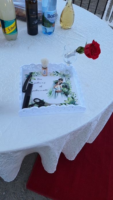 Decor si porumbei la evenimentul dv