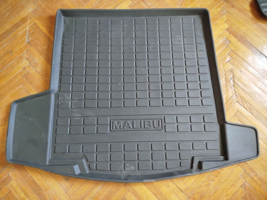 Малибу полик для багажника