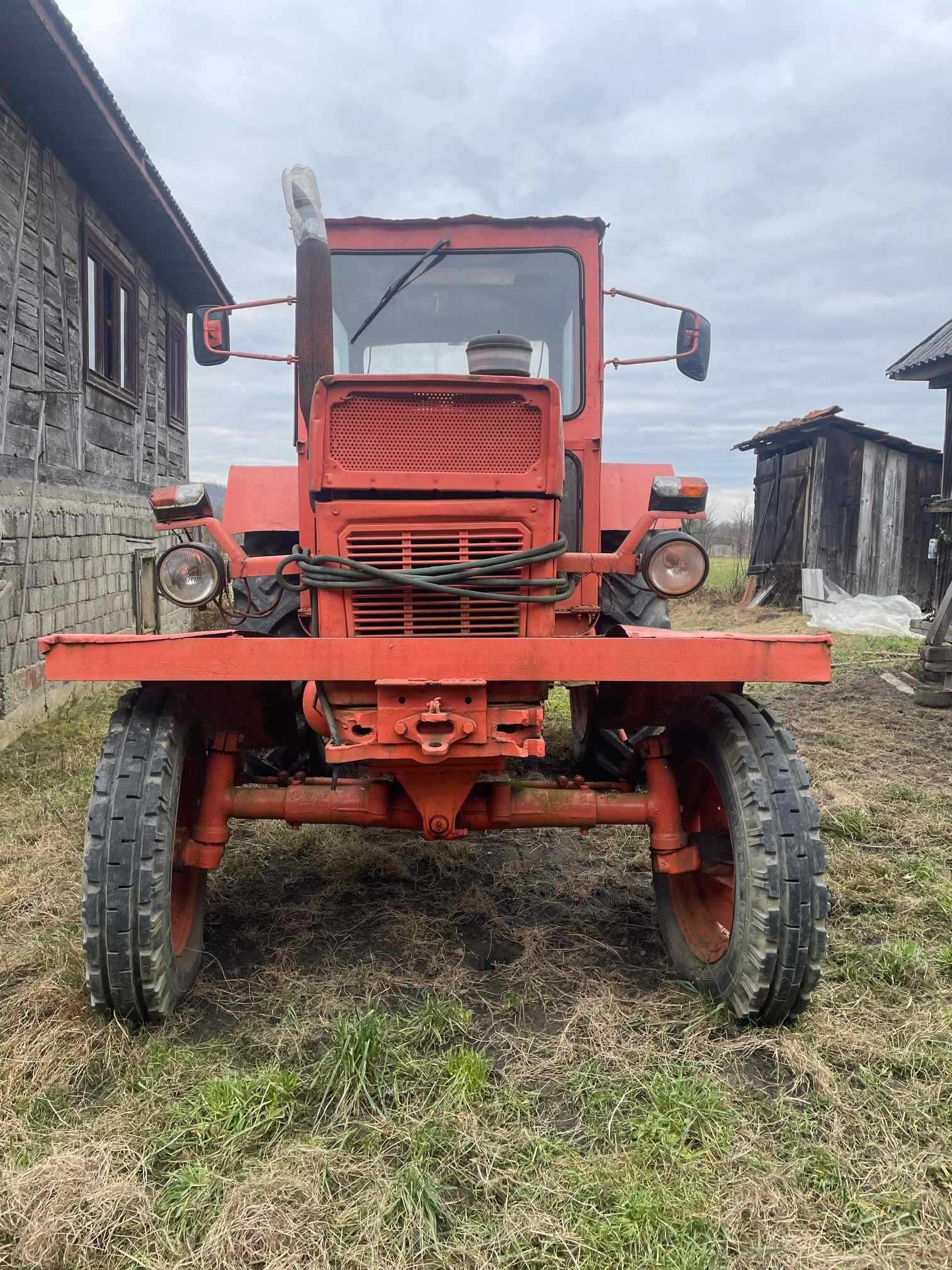 Vând tractor românesc