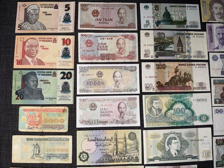 Lot 30 bancnote diferite