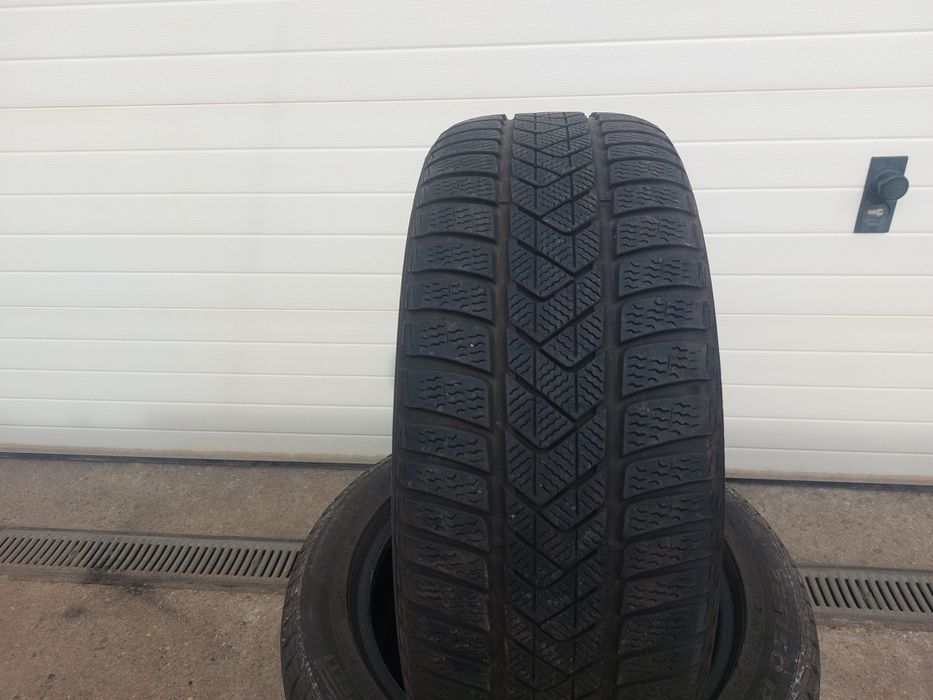 150 lei bucata! Set anvelope M+S/IARNA 225 50 17 Pirelli