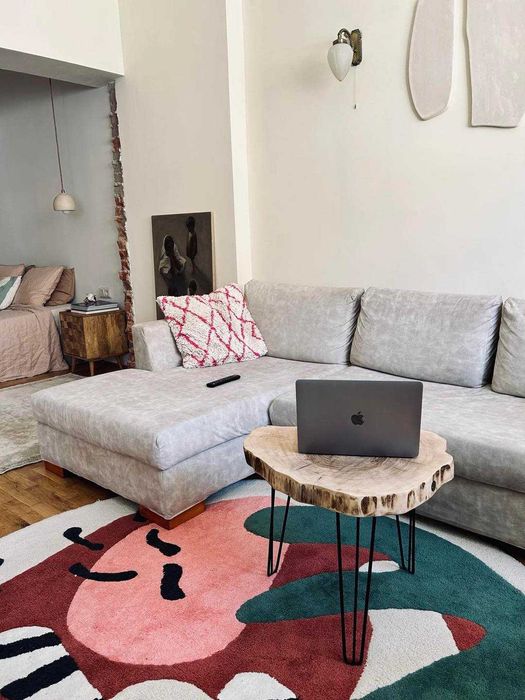 Помощна маса, нощно шкафче, цветарник