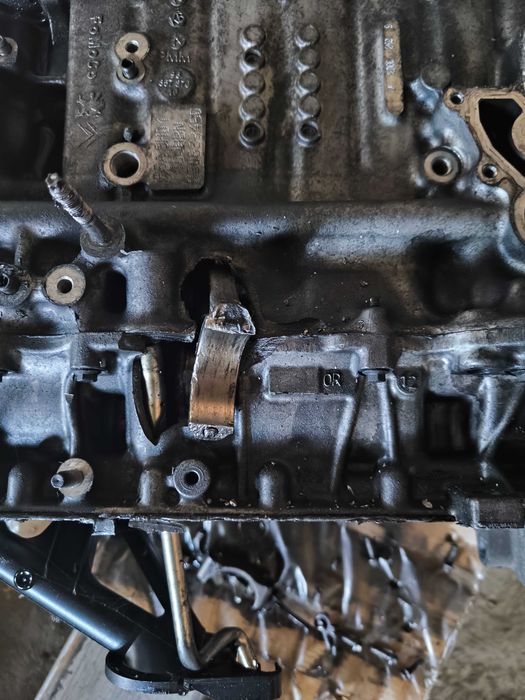 Двигател глава с валове Peugeot 1.6 hdi 9HZ