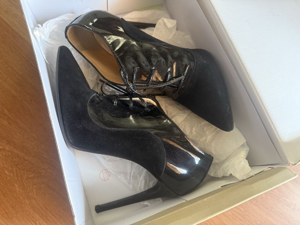Разпродажба лични обувки 38 Casadei versace liljo