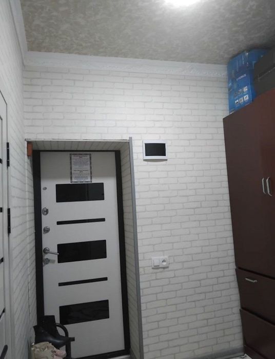 Продажа 1 хона 4 етаж 4 етажл 
Кора камиш 1/2 скори
44 кв
Балкон 2*6