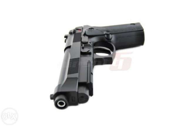 Pistol ultra puternic airsoft (co2,nou)+bonus cu aer comprimat gaz gas