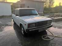 Vaz 2107 sotiladi