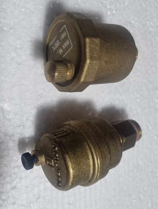 Vand lot aerisitoare automate 3/8".Am 16 buc.