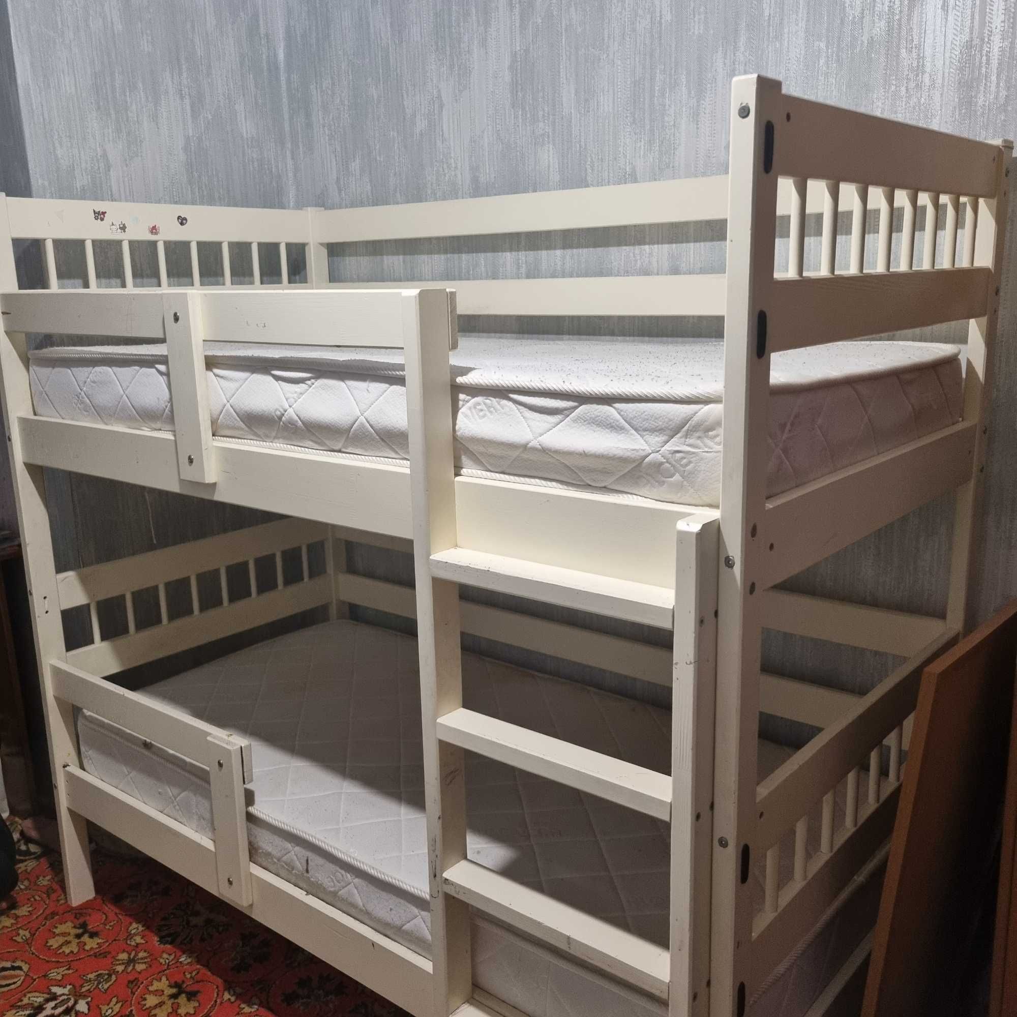 Двухярустная детская кровать