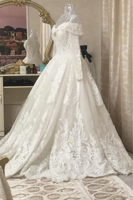 Продам свадебные платья