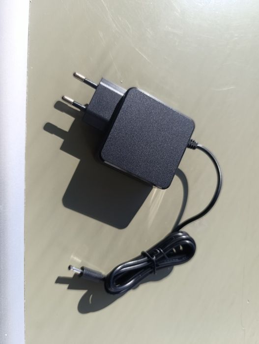 Продам Зарядку на ноутбук