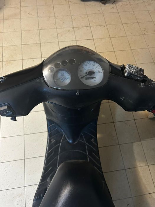 Se vinde piaggio zip defect nu dă scănteie nu stiu nu mă pricep