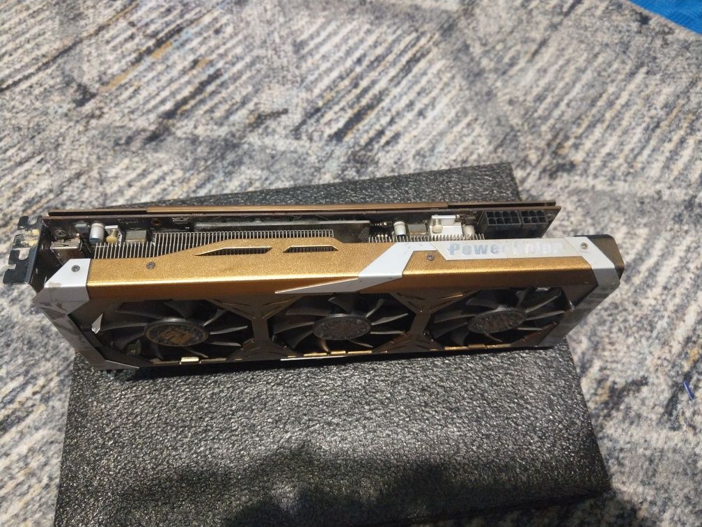 Видео карта R9 390 8гб