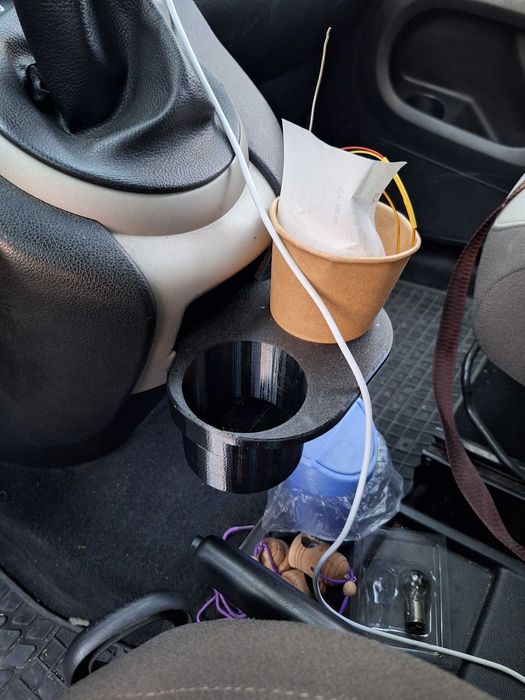 Поставака за чаша/Cup holder, кутия централна конзола