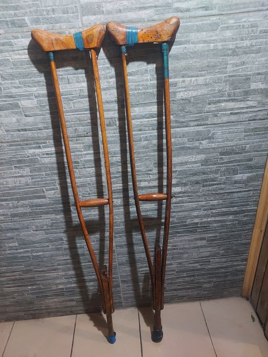 Продам костыли деревянные