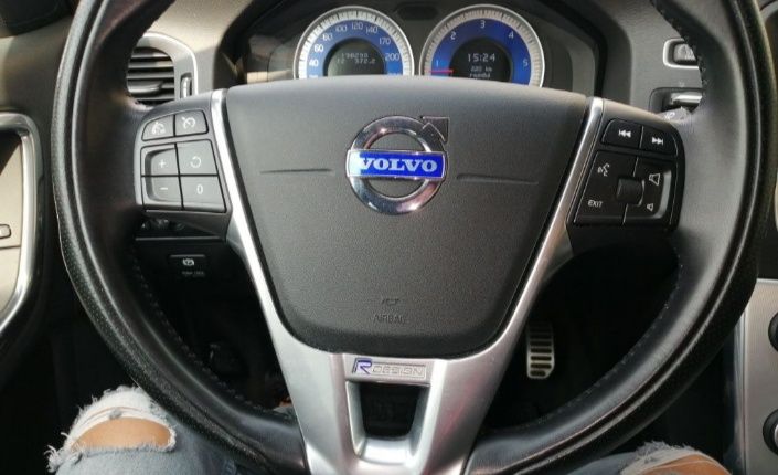 Volvo V60 R design