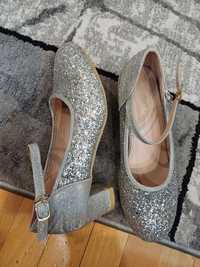 Pantofi argintii fete,mărime 35