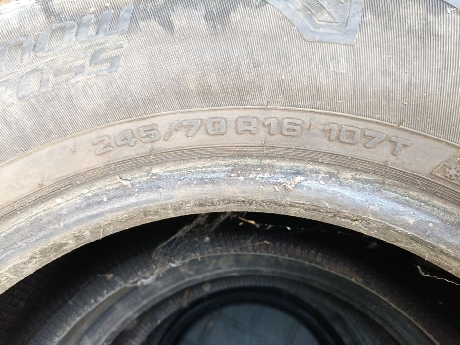 Резина зимняя на джип 245  70  R-16