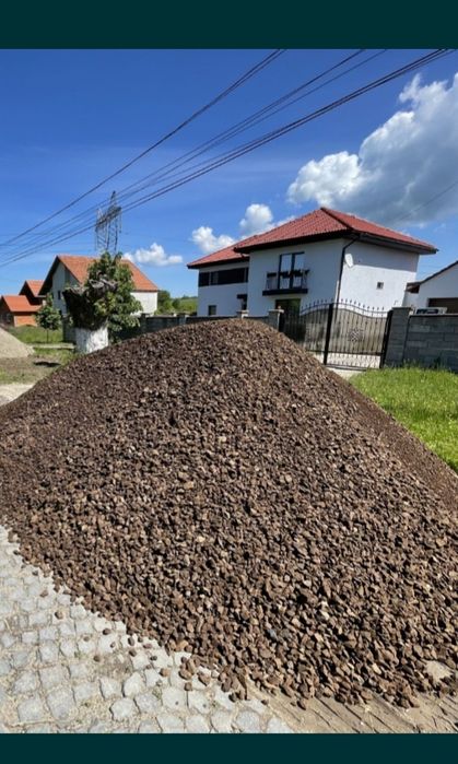 Pamant vegetal pt gazon sau gradina