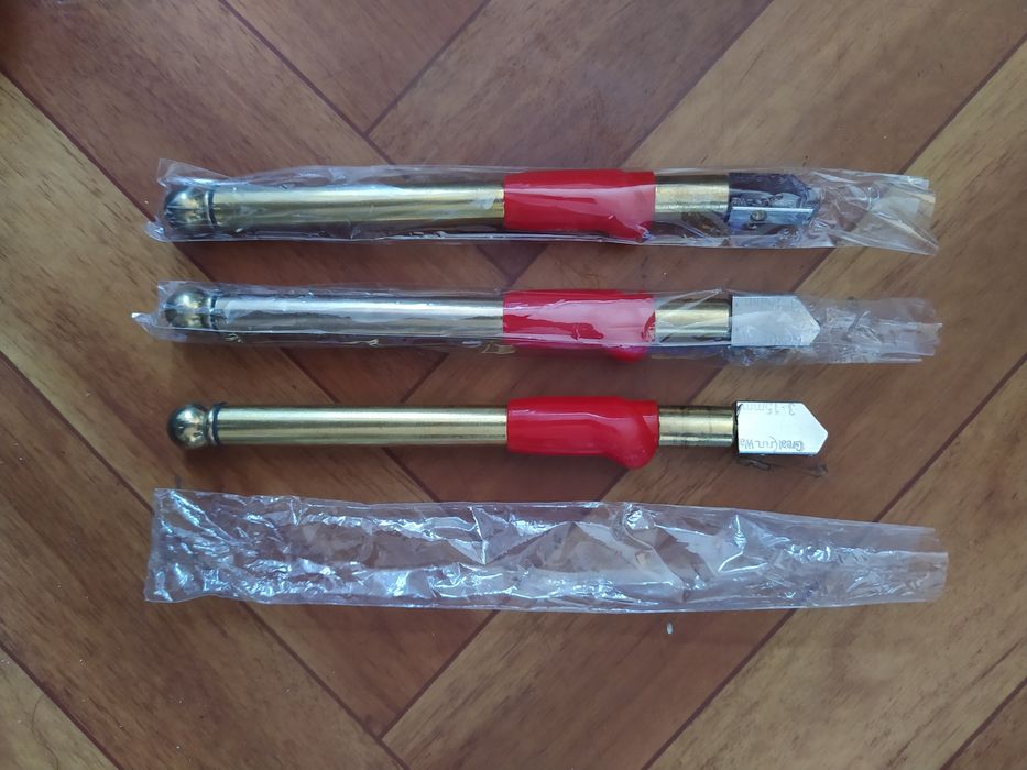 Недорого продаю стеклорезы