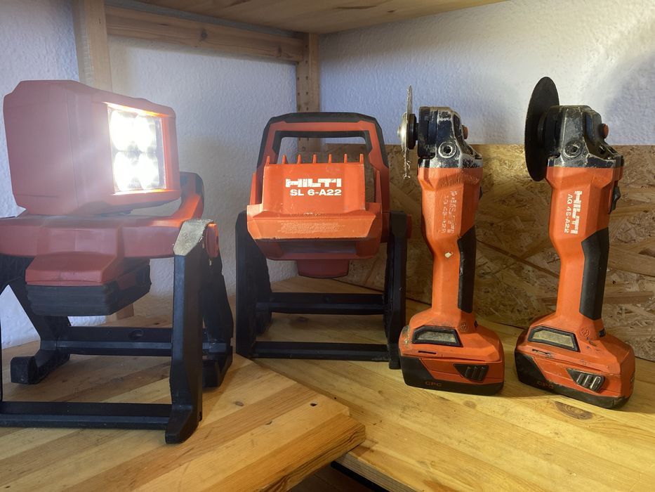 Hilti flex lanterna 900 ron corp cu baterie