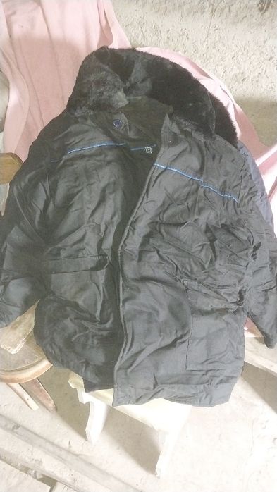 Продам зимнию спец одежду