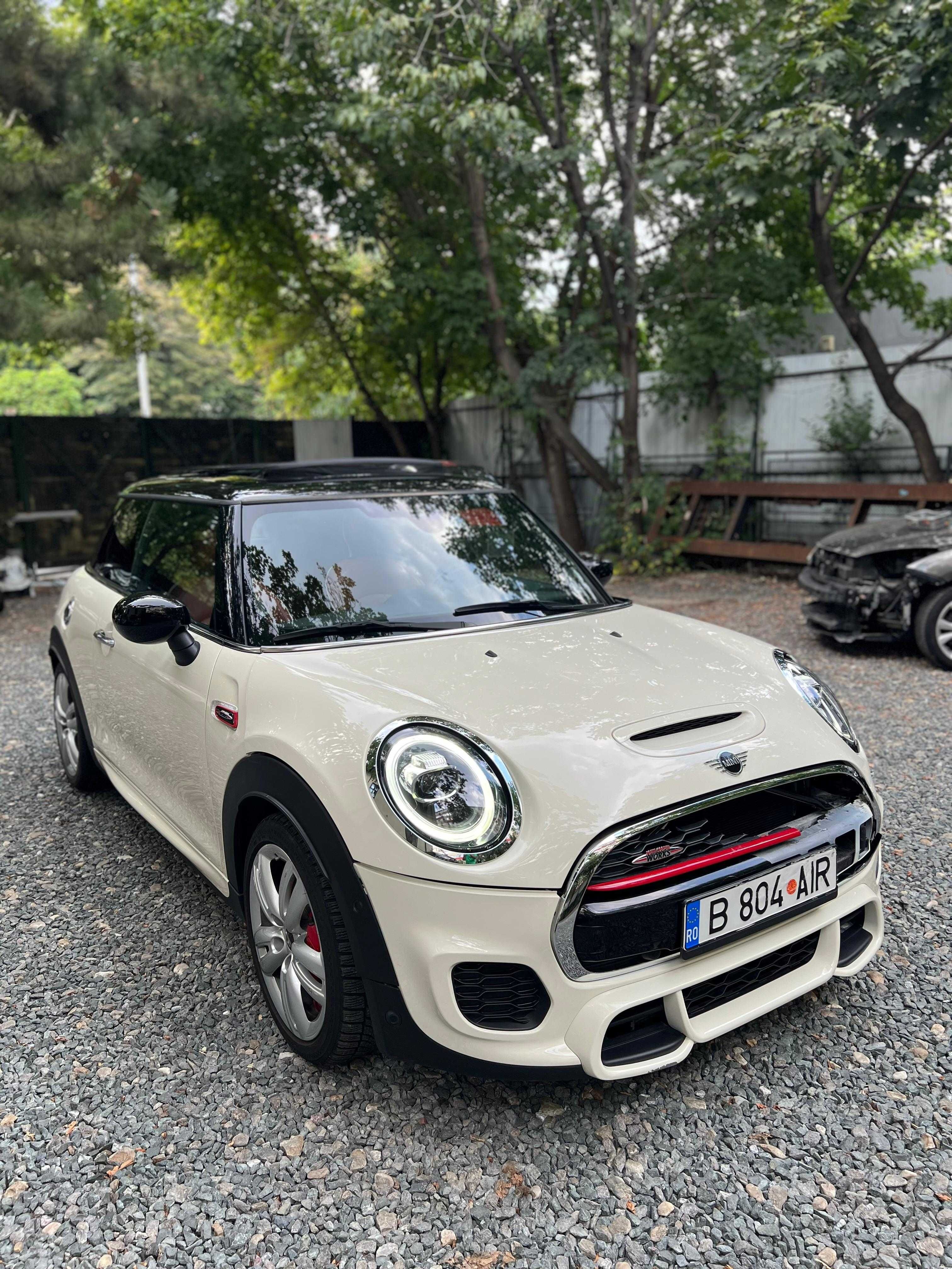 Mini John Cooper Works 2021 2.0bnz. km 30114 detalii pe autoavariat-ro