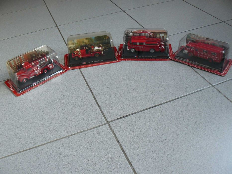 Machete Auto De Pompieri De Colectie Lot De 2 Bucati Noi In Ambalaj