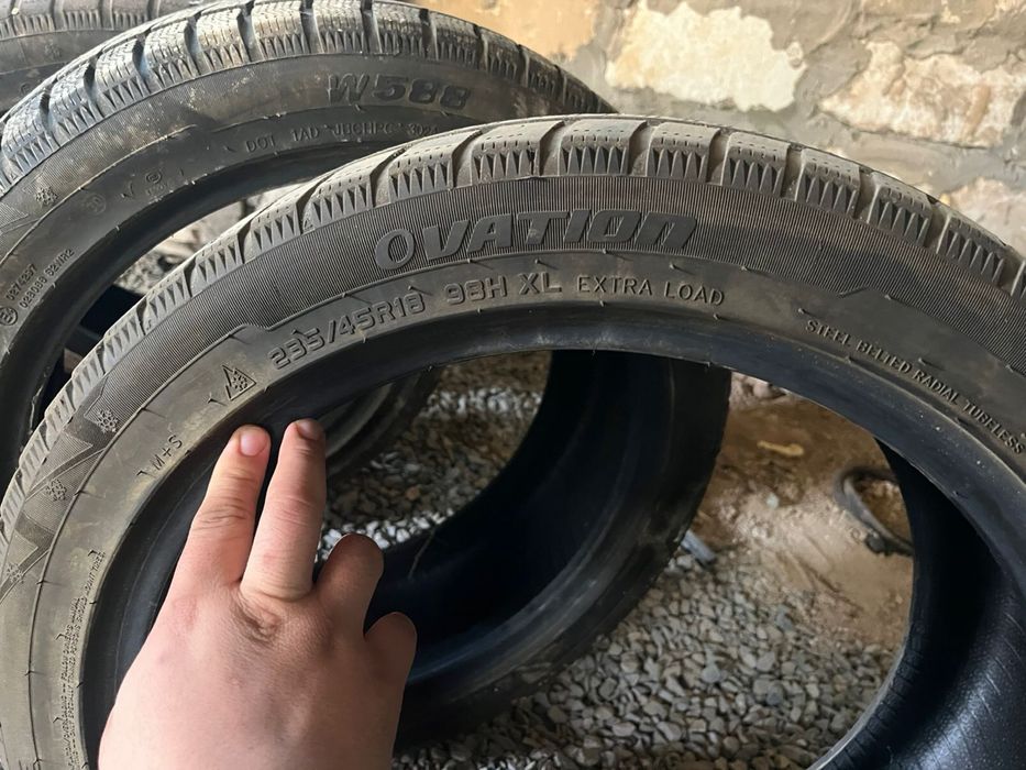 Покрышка зимние R18 Camry