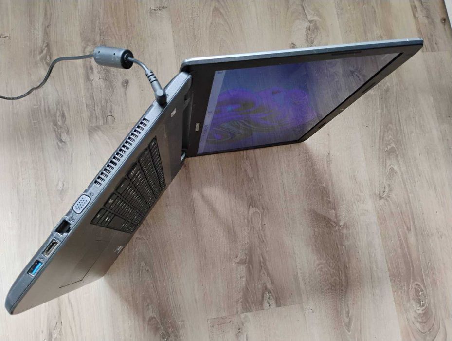 Laptop Lenovo Medion Akoya P7402, i3 gen7, RAM 8GB, SSD 120, 18 inch