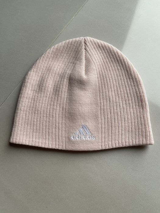 Caciula Adidas de culoare roz noua fara eticheta