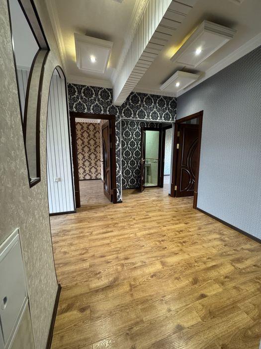 Sergili 7 malika toyxonani orqasida 3 xona yevro remont uy sotiladi sr