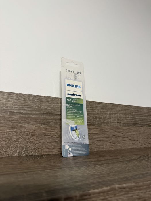 Set 4 rezerve periuta Philips Sonicare W2 Optimal White HX6064/87