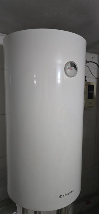 Водонагреватель Ariston