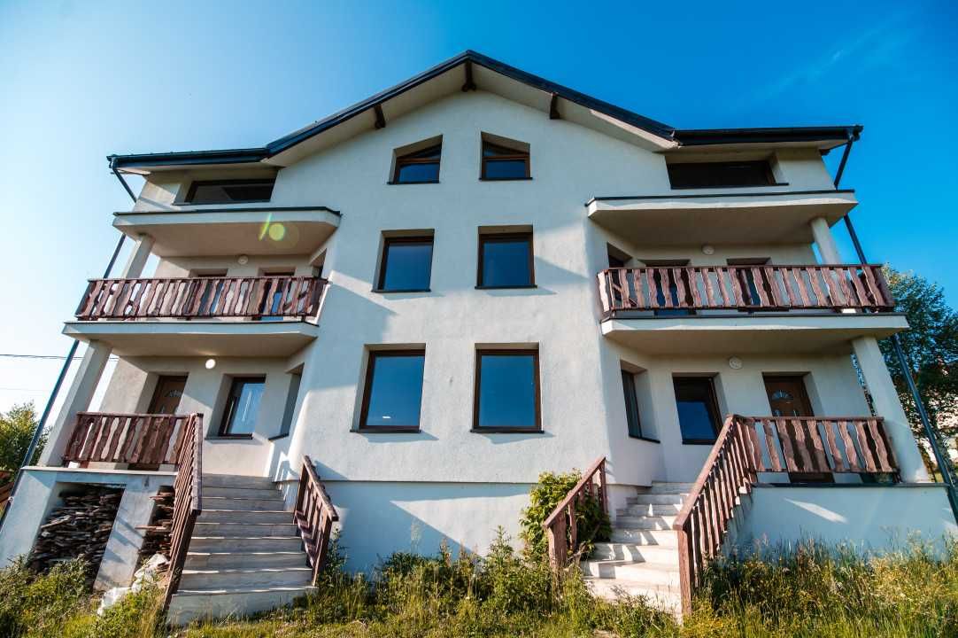 Pensiune / Duplex ultrafinisat cu vedere panoramică spre Lacul Beliș