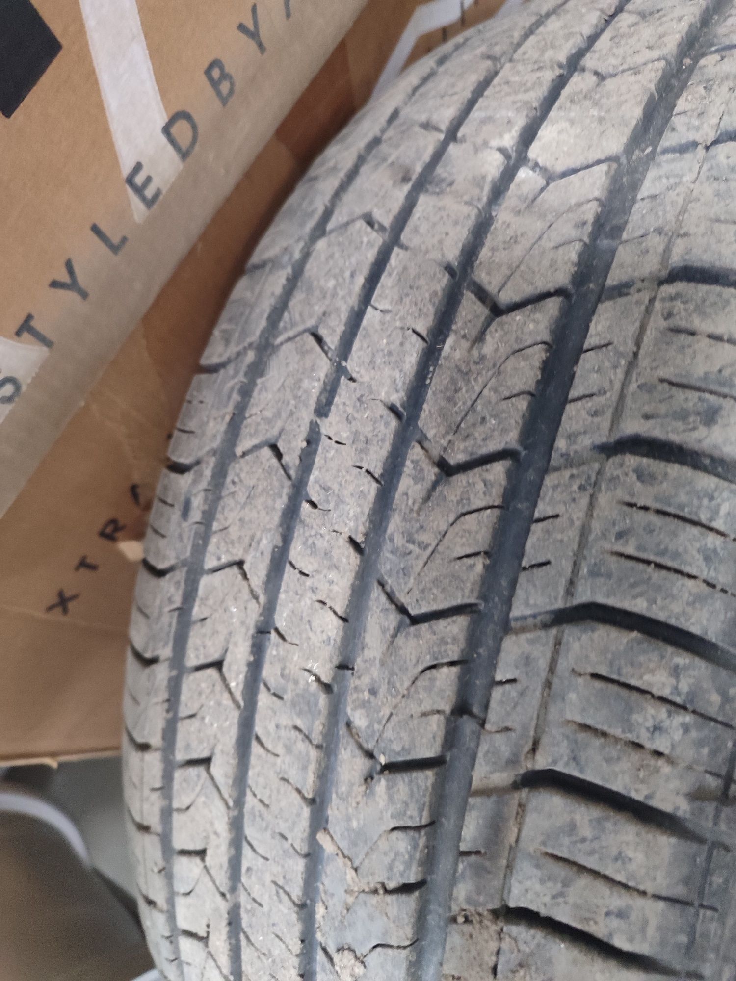 Продам шины и диски 215/55R18