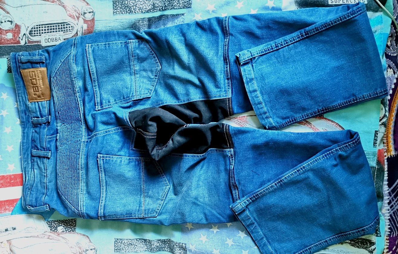 Jeans Moto, pantaloni de protecție.