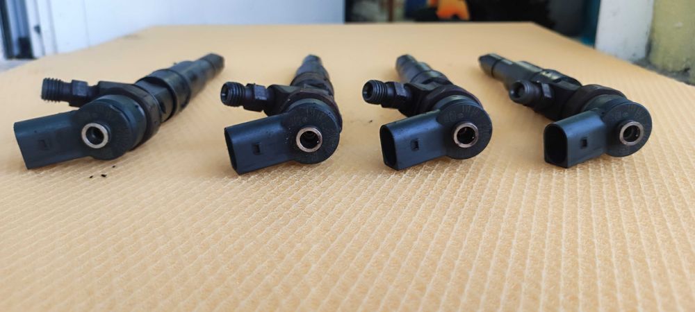 Injectoare bmw e46 320D 2003