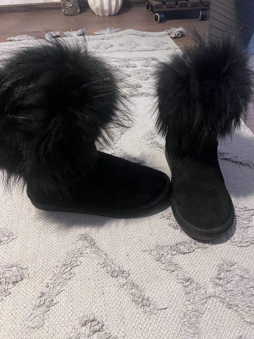 Vand cizme piele intoarsa tip UGG marimea 36/37