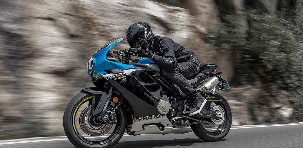 Мотоцикл новый спортивный CFMOTO 500SR VOOM ретро