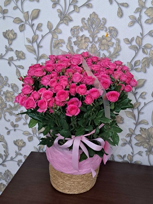Цветы в корзине 101 роза