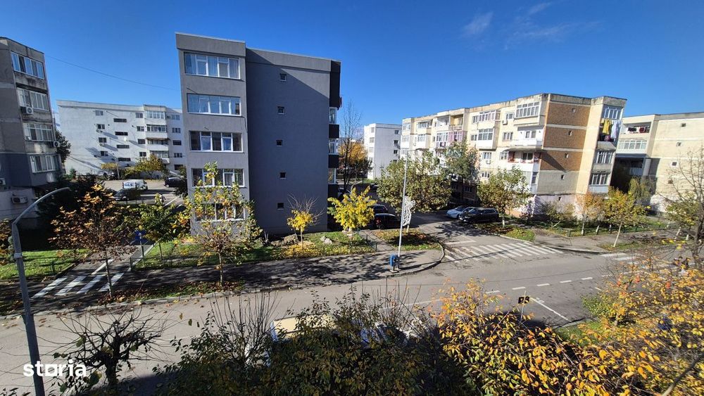 Vanzare apartament 3 camere, et. 2, in Rovinari, str. Plopilor