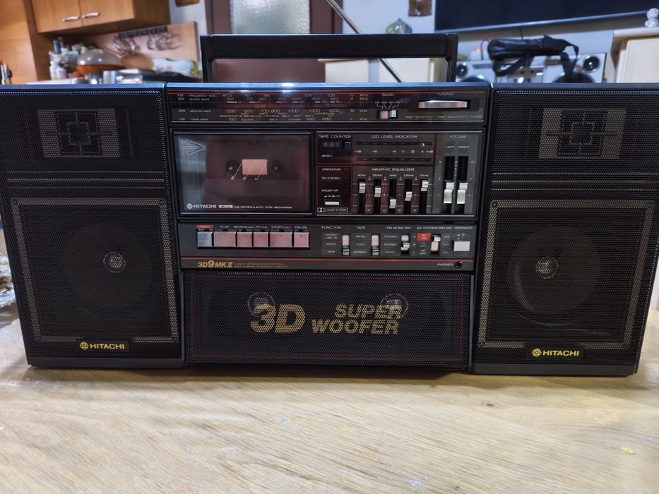 Касетофон HITACHI