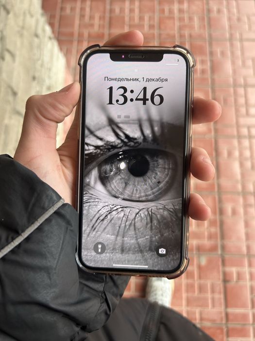 Продам Iphone 12