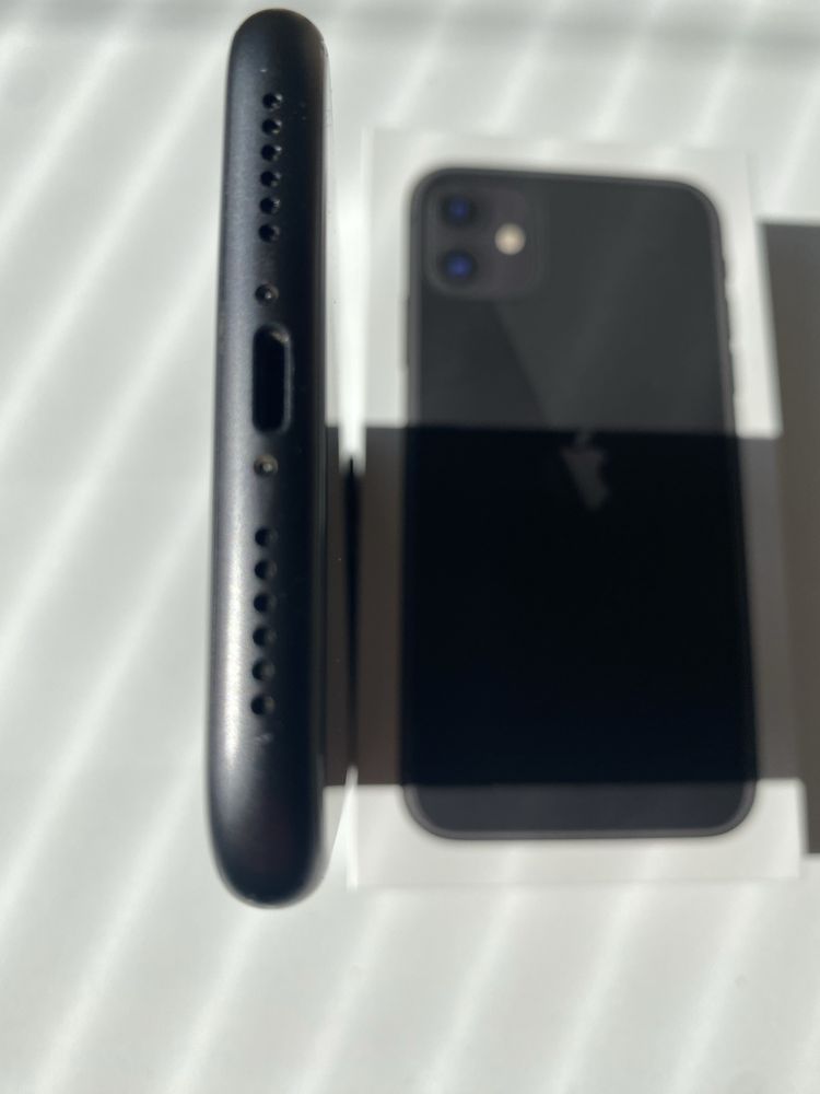 iPhone 11 . Като Нови