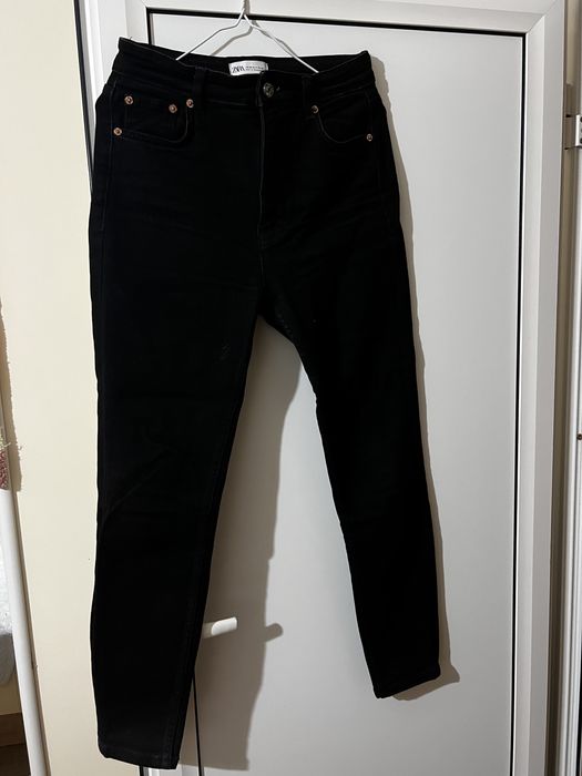 Черни дънки ZARA