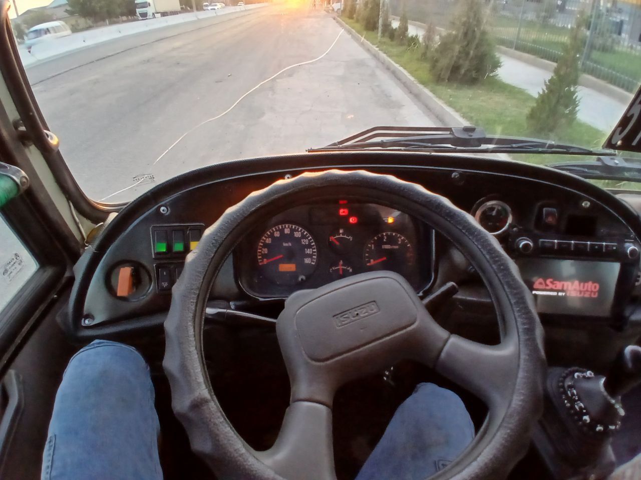 Isuzu Avtobus NP21