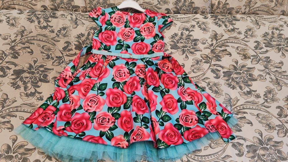 Нарядные платья на девочку