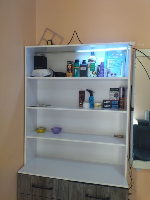 Salon uchun kreslo stol stul devan shkaf va rakavina smisiteli bilan